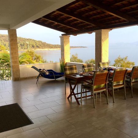 Schoenes Ferienhaus Direkt Am Meer ستومورسكا المظهر الخارجي الصورة
