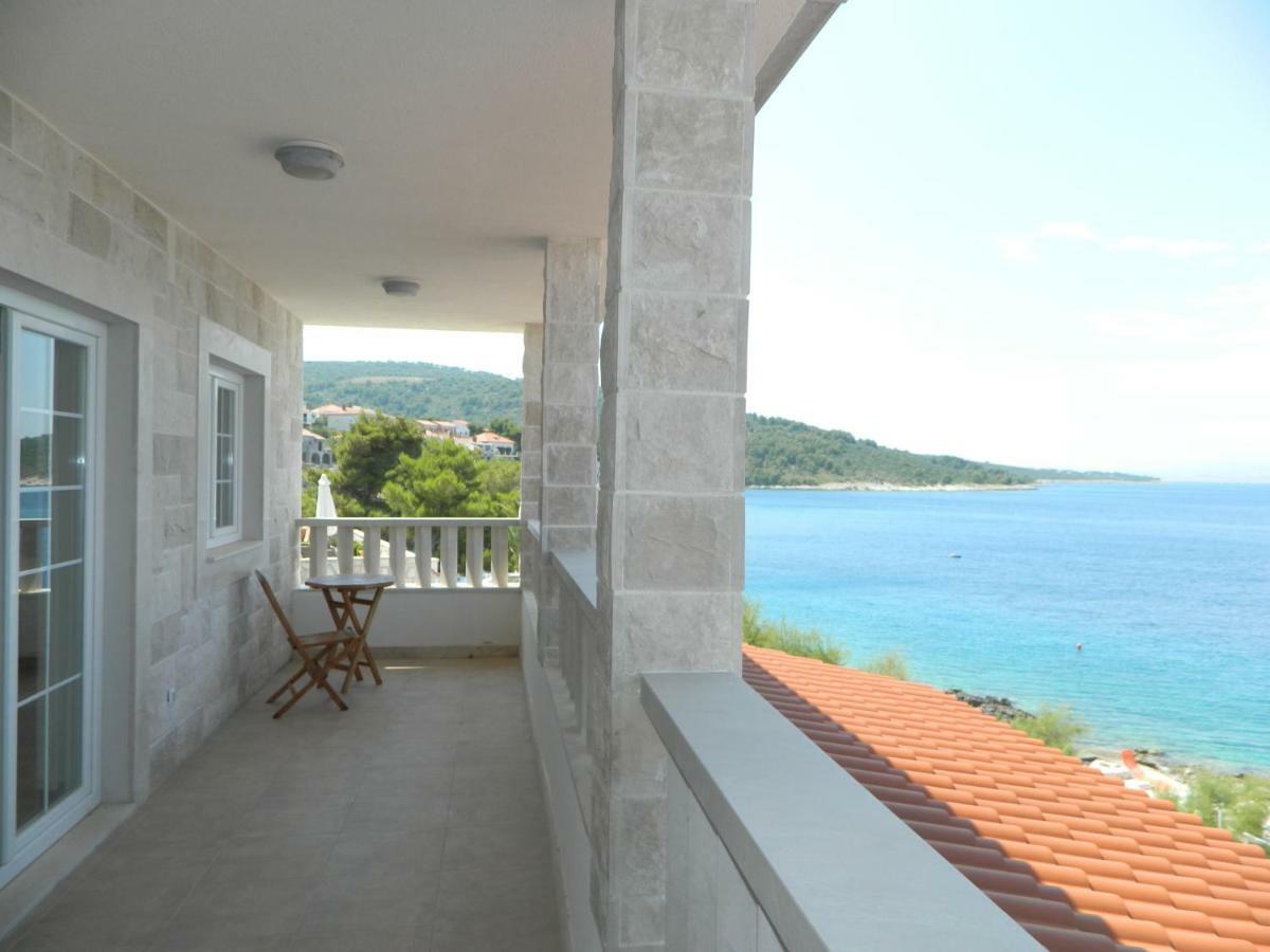 Schoenes Ferienhaus Direkt Am Meer ستومورسكا المظهر الخارجي الصورة
