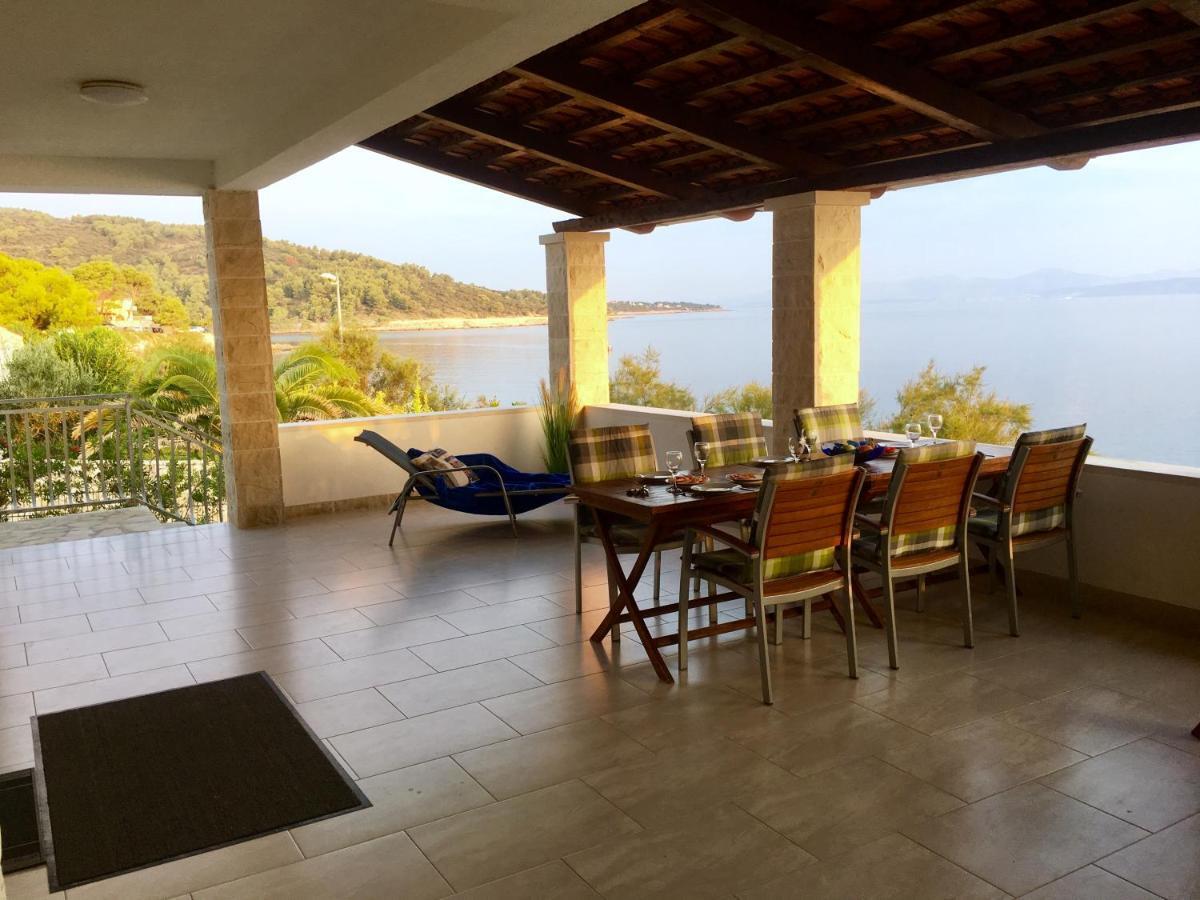 Schoenes Ferienhaus Direkt Am Meer ستومورسكا المظهر الخارجي الصورة